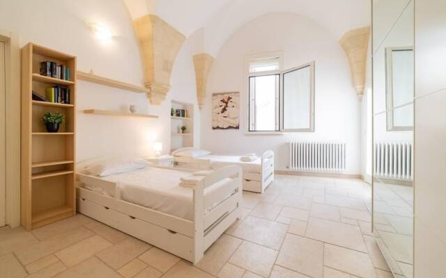 Holiday Home Sleeps 6 in the Historic Center of Le