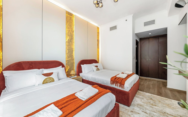 Urban Dubai Marina Stay Near Yacht