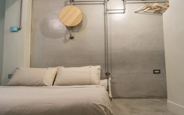 Pier 2 Hostel