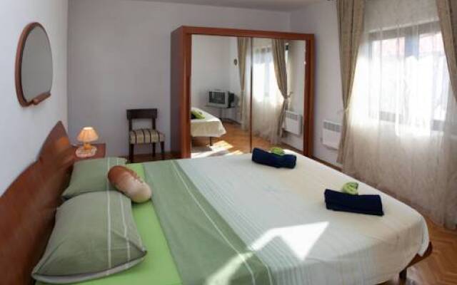 Sun Odyssey Zenta Apartments