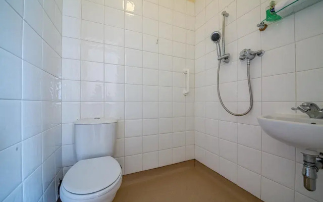 3BR Detached Bungalow w/Parking