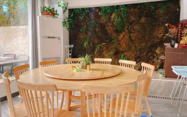 Moon Bay Qianyu Qianxi Homestay (Zhaocunli Branch)