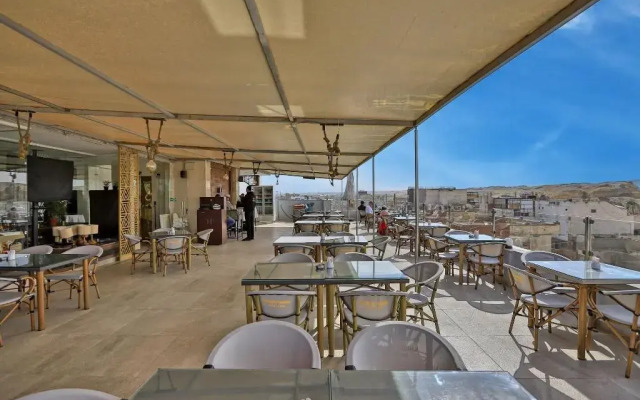 Mamlouk Pyramids Hotel