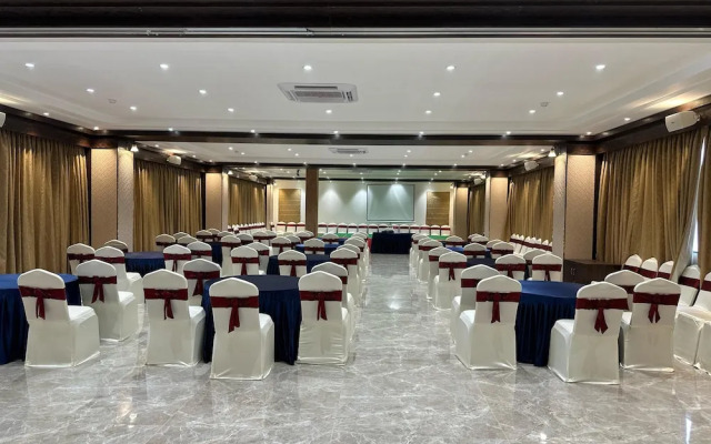 Monday Hotels Amalapuram Heights