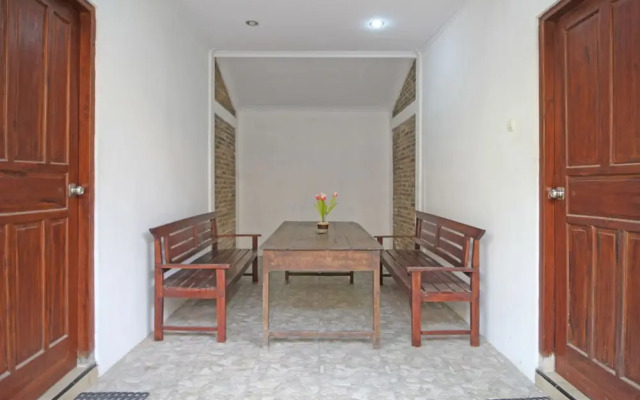 RedDoorz near Borobudur Temple 2