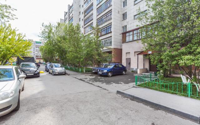 Rent Flat on Malygin Street 5