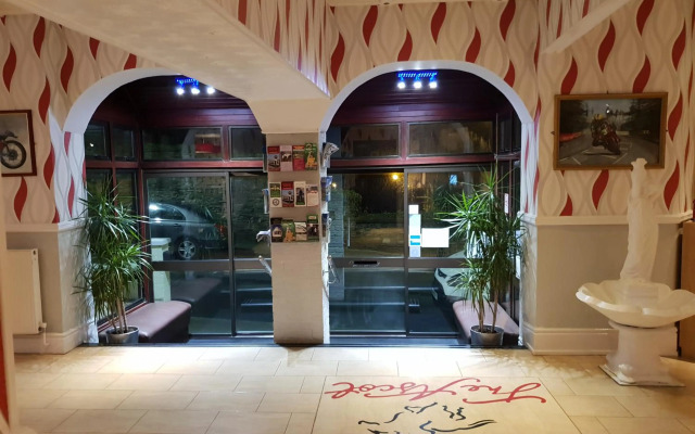 Ascot Hotel