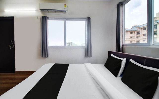 OYO Flagship 67556 Paramount Hotel