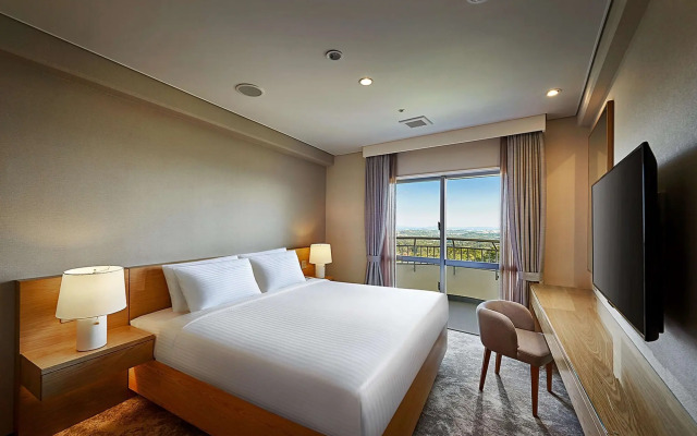 ANA Crowne Plaza Resort Okinawa Uruma Hills by IHG