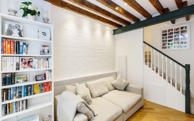 Natural light and modern home in Primrose Hill