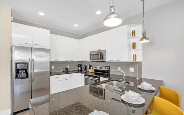 1511retreat 3 Bedroom Townhouse by Redawning