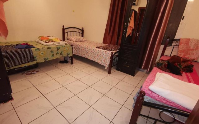 Bed Space For Females Near Metro Station