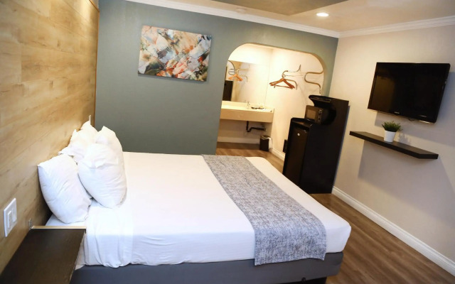 Anaheim Executive Inn & Suites
