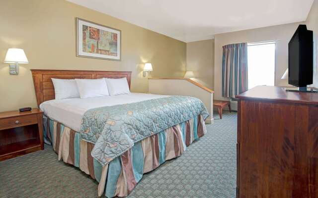 Days Inn by Wyndham Downtown St. Louis