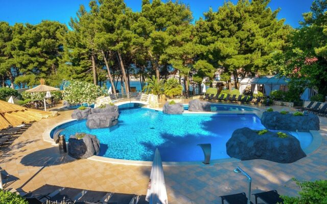 Apartment with Sea View And Ac, 12km From Sibenik