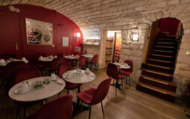 Hotel du Théâtre by Patrick Hayat