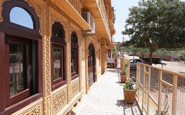 OYO 7426 Hotel Classic Inn
