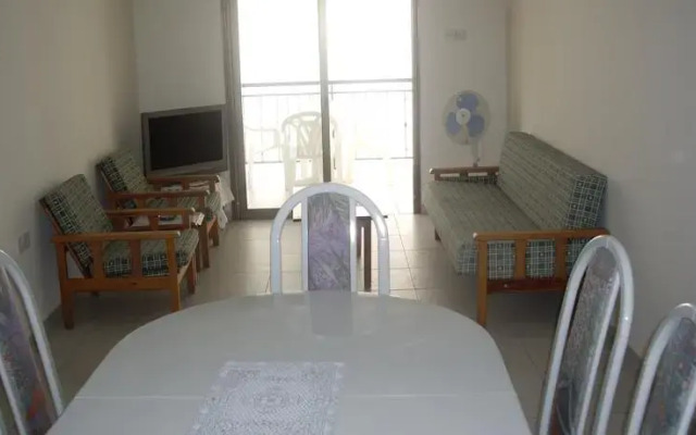 Zambas Court
