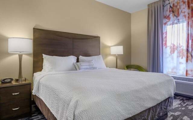 Fairfield Inn & Suites Slippery Rock