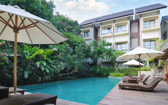 艾里巴厘岛水明漾克罗波坎乌玛拉斯克雷钦 8 号高级酒店(Airy Premier Seminyak Kerobokan Umalas Klecung 8 Bali)