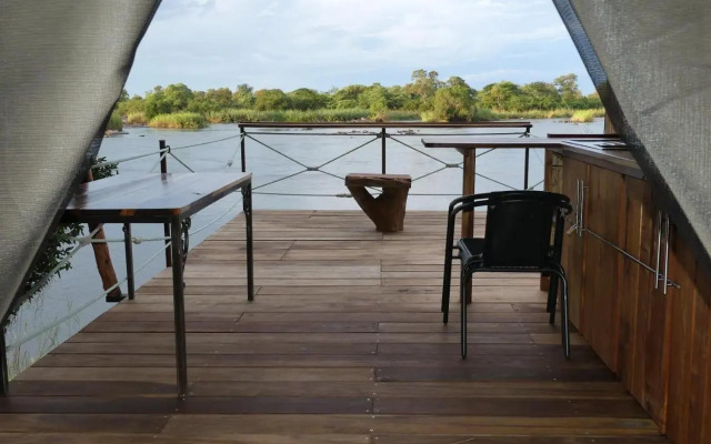 Mobola Lodge