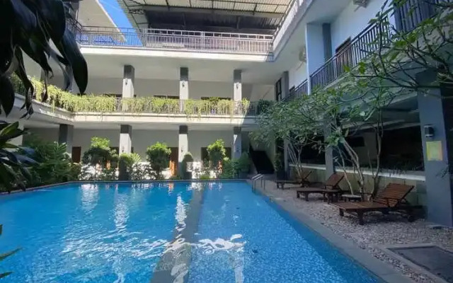 Crystal Inn Hotel Batu