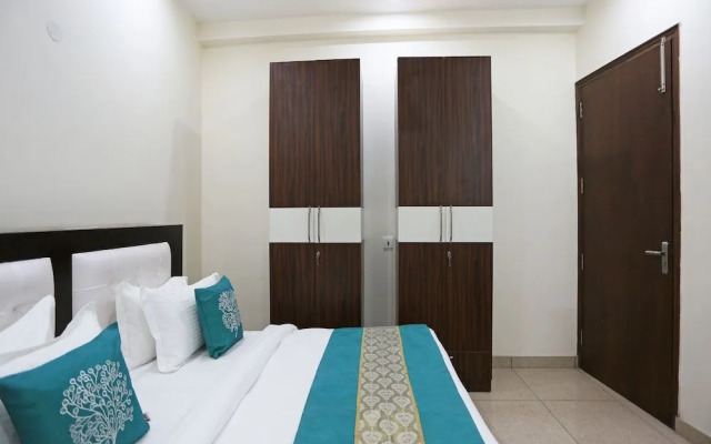OYO 8205 Hotel Petals Inn