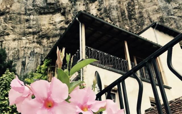 Un jardin dans la falaise