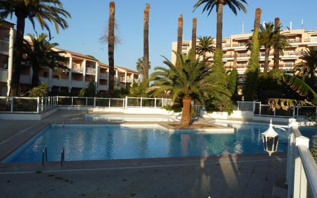 App.T2 De Standing Proche De La Mer