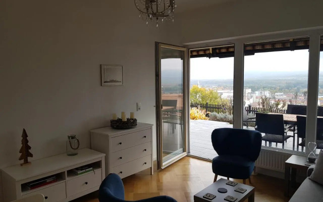 Blick über Krems mit Terrasse