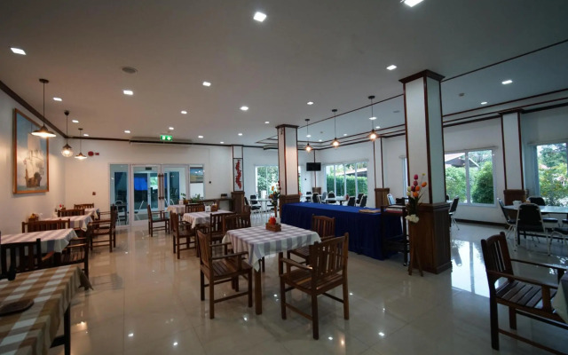 Sea Mountain Khanom Hotel