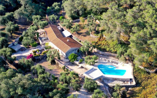 Paxos' Villa - Pool & AC