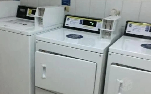 Carmencita St I Classic 1 Bedroom Apartment in El Golf