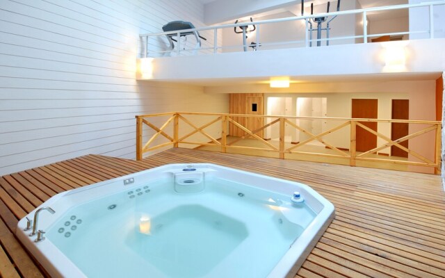 Huge Balcony and Amazing View AT2