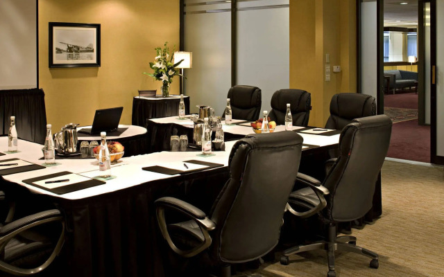 Delta Hotels by Marriott Calgary Airport In-Terminal