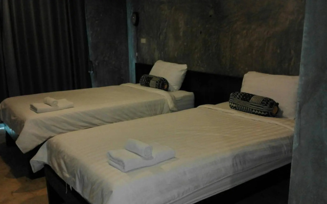 Come Moon Loft Hotel – Guest Rooms – Phrae