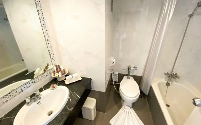 Hua Hin Grand  And Plaza