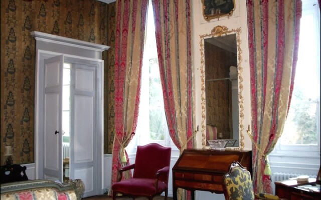 Pavillion du Chateau de Saint Augustin