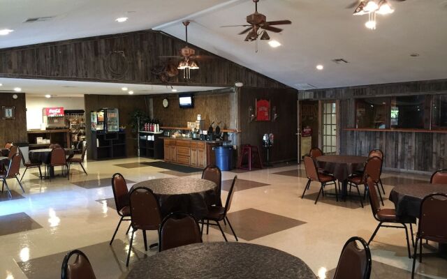 Four Horseman Travel Lodge