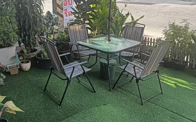 Cafe Nana Hotel & Bar