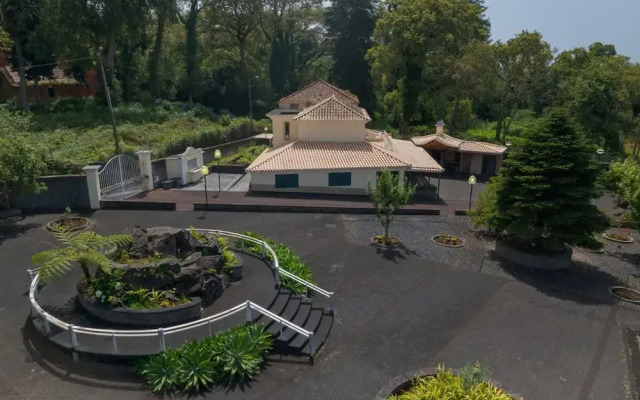 Quinta dos Abutitos in Santo Ant nio da Serra