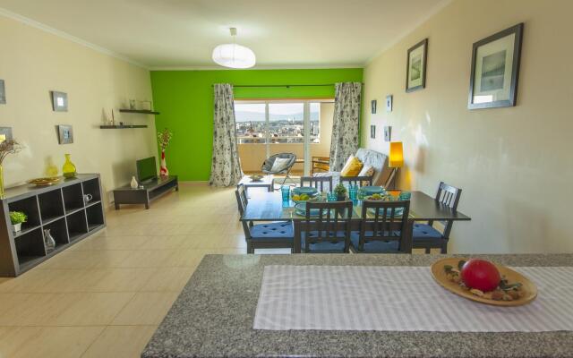 B44 - Alto do Quintao Central Apartment