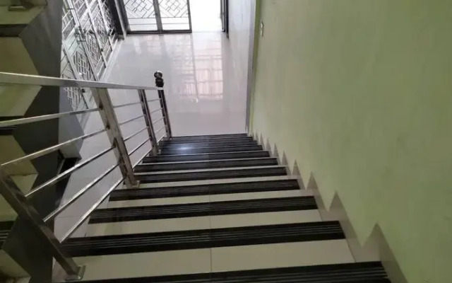 OYO 93355 Maestro Home Syariah