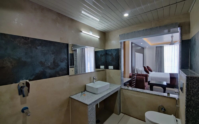 Aliza Inn and Suites
