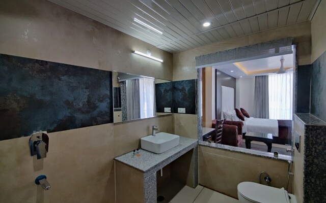 Aliza Inn and Suites
