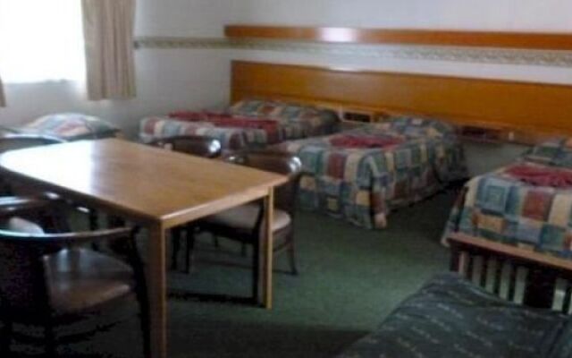 Landsborough Lodge Motel