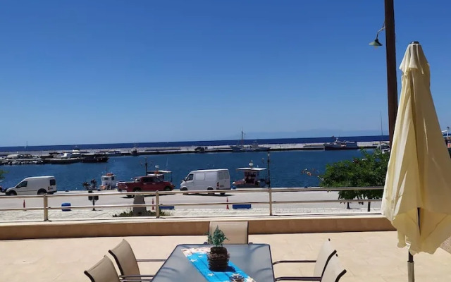 Anchors Aweigh Kassandra Sea View Apt