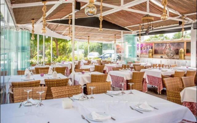 Luxury beach side apartment in Marbella Playa