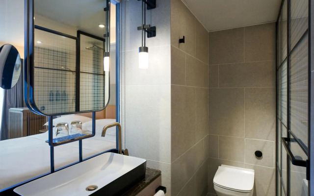 Sheraton Hong Kong Hotel & Towers