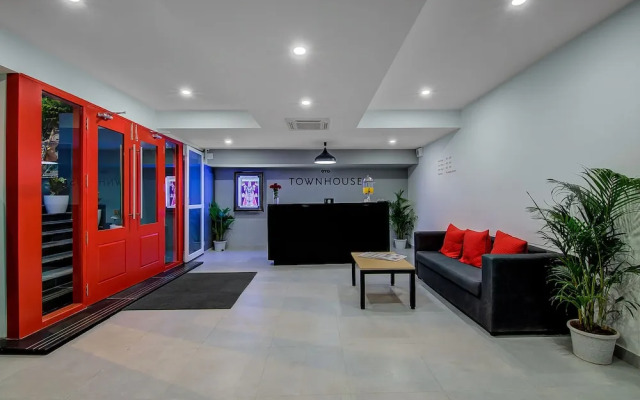 OYO Townhouse 040 Global Village Tech Park